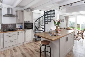 The spacious kitchen-area is ideal for preparing a special treat.