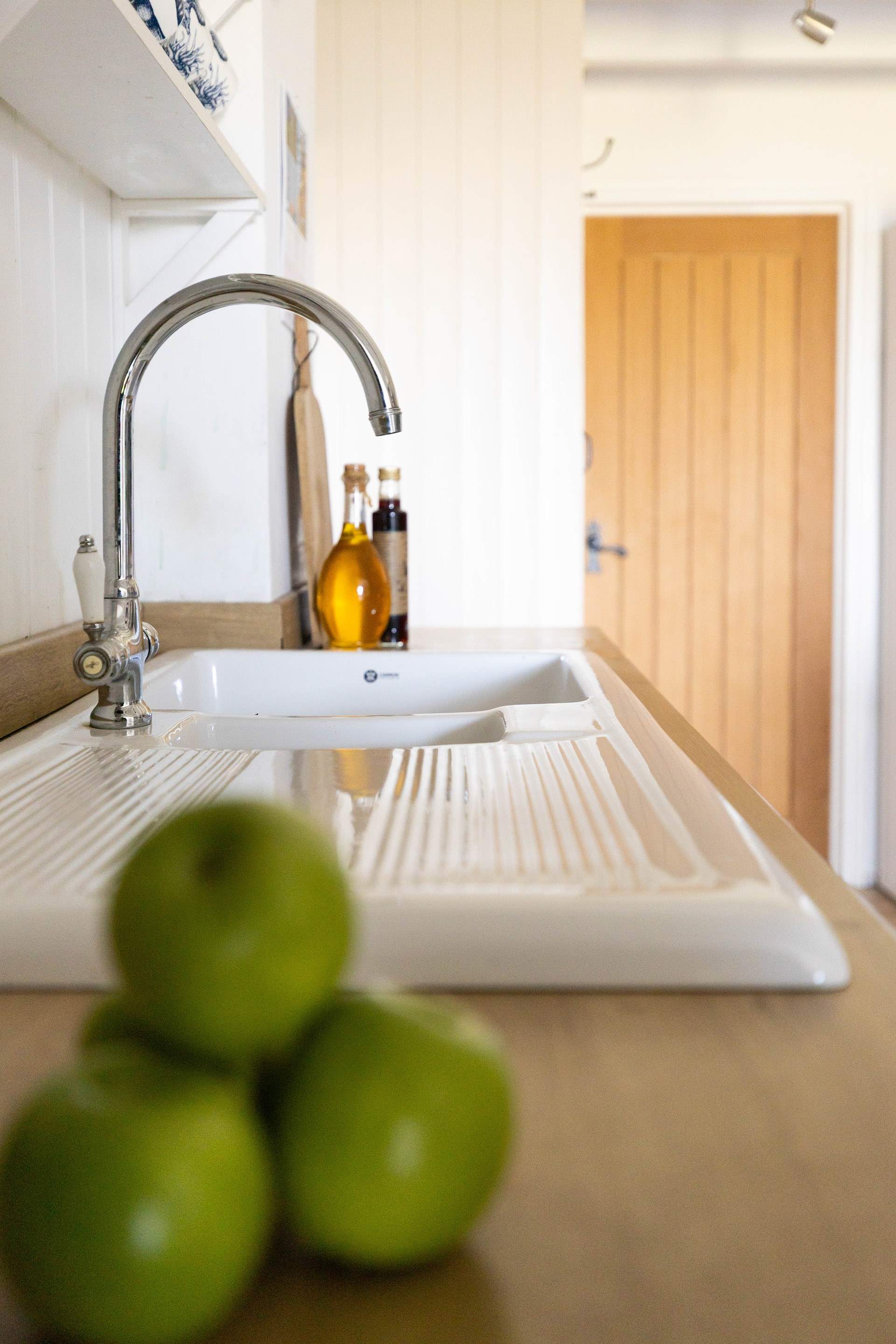 A gorgeous kitchen befitting of this gorgeous location. 