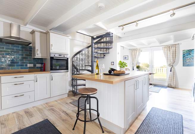 The spacious kitchen-area is ideal for preparing a special treat.