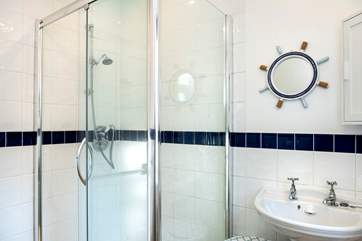 On the first floor there is a second shower-room.
