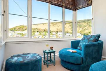 Take time out to indulge in a holiday read as you take in the setting.