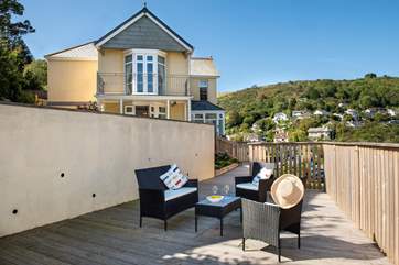 More relaxing on the lower decking-area.