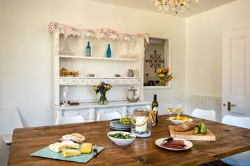 The hatchway from the kitchen makes it easy to serve up your holiday meals.