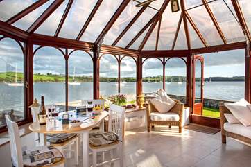 From the conservatory you can step out to the garden area.