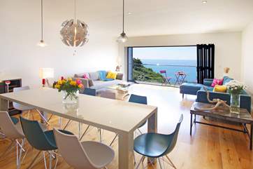 Mealtimes will be a treat with a view like that.