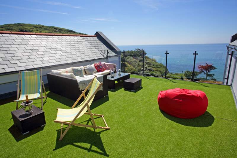 The icing on the cake - the roof terrace, where you can soak away all your stresses in the hot tub