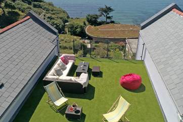 You are sure to while away many an hour on the roof terrace.