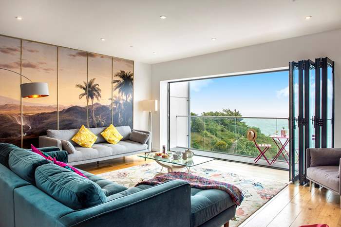 Sandpiper,Sleeps 10 + 2 cots, 2.4 miles W of Whitsand Bay