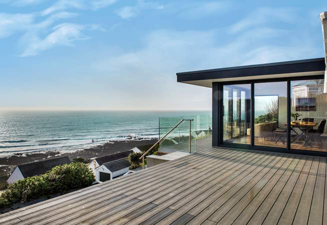 Welcome to the stunning Whitsand Bay View!