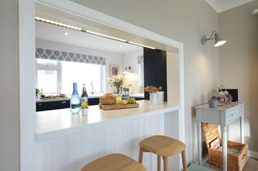 The sociable breakfast-bar.