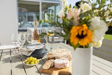 Summer dining outdoors doesn't get better than this.