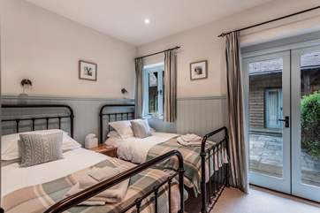 The relaxing twin room.