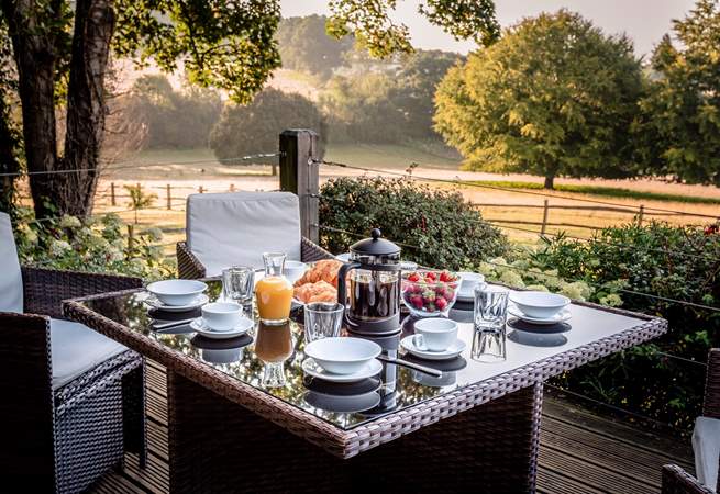 Perfect for al fresco dining in the Sussex countryside.