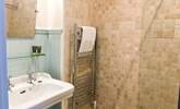 The en suite shower-room with walk-in shower. - Thumbnail Image