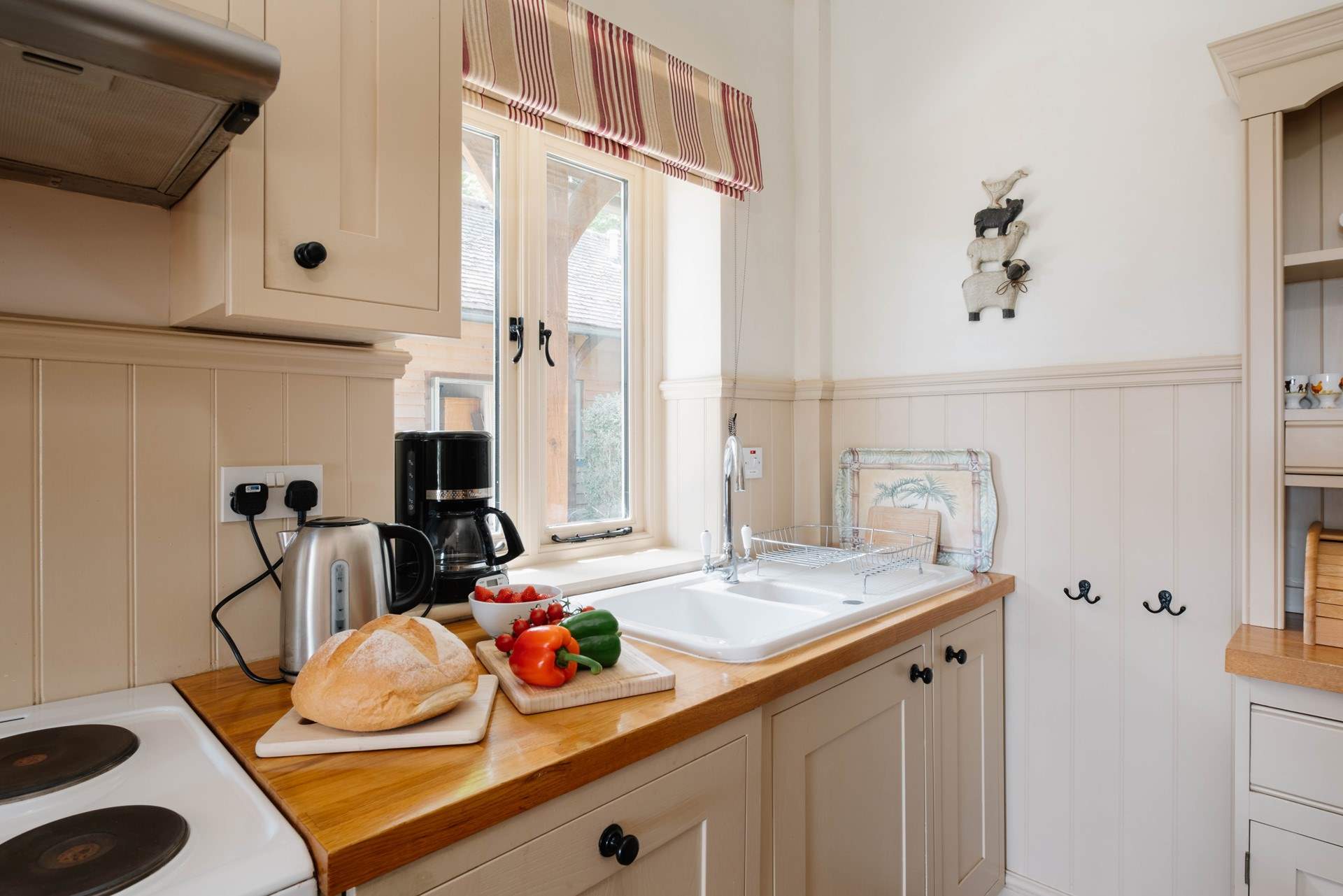 The kitchen has all you need to rustle up a holiday feast!