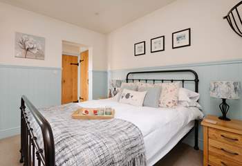 The double bedroom has an en suite shower-room.