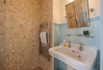 The en suite, what better way to start the day with an invigorating shower!