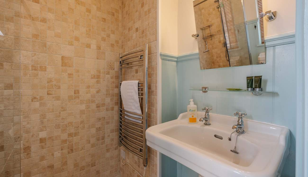 The en suite, what better way to start the day with an invigorating shower!
