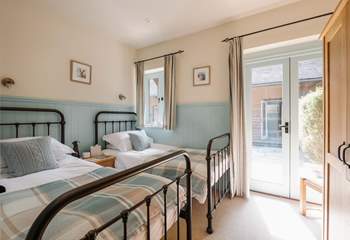 The relaxing twin room.