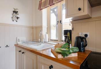 The kitchen will please any budding chef!