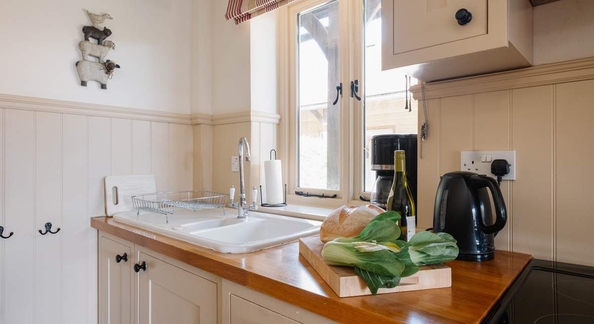 The kitchen will please any budding chef!