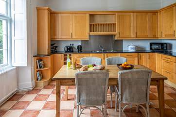 The kitchen is well equipped for preparing meals at all times of the day from a lunchtime snack to a roast with all the trimmings.