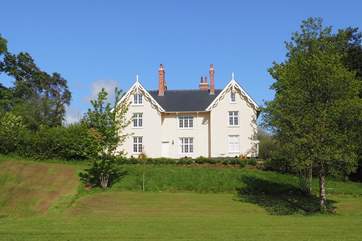 Lythecourt is a stunning period property with extensive gardens.