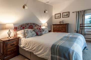 Bedroom 5 with double bed.