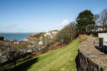 Front garden with a splendid sea view.