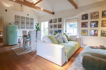 Light, airy and tastefully furnished.