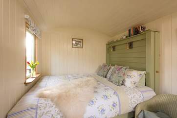 Rest your head in the sumptuous king-size bed, wake slowly and admire your morning view.