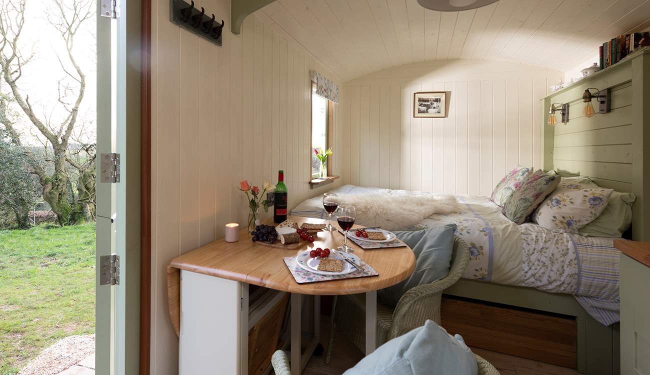 The sweet dining table can be folded away for extra space when needed. 