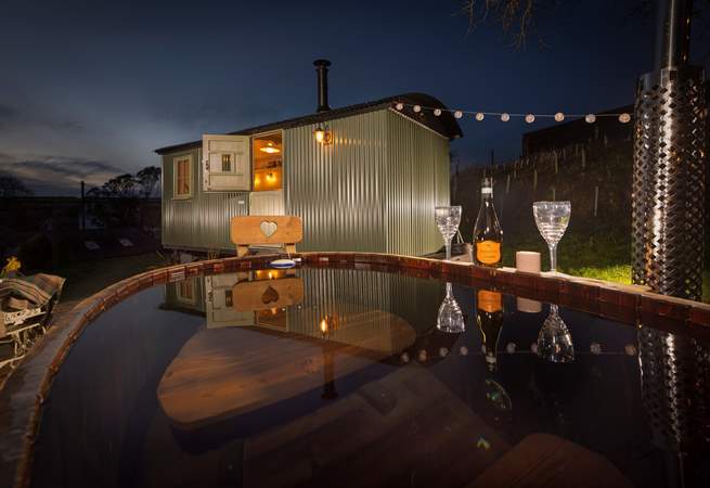 Sink into the romantic ambience of Rosie's Hut...