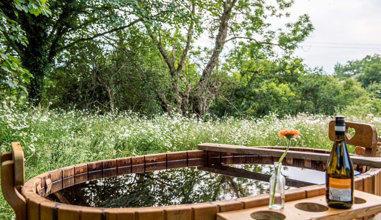 Sink into the romantic ambience of Rosie's Hut...