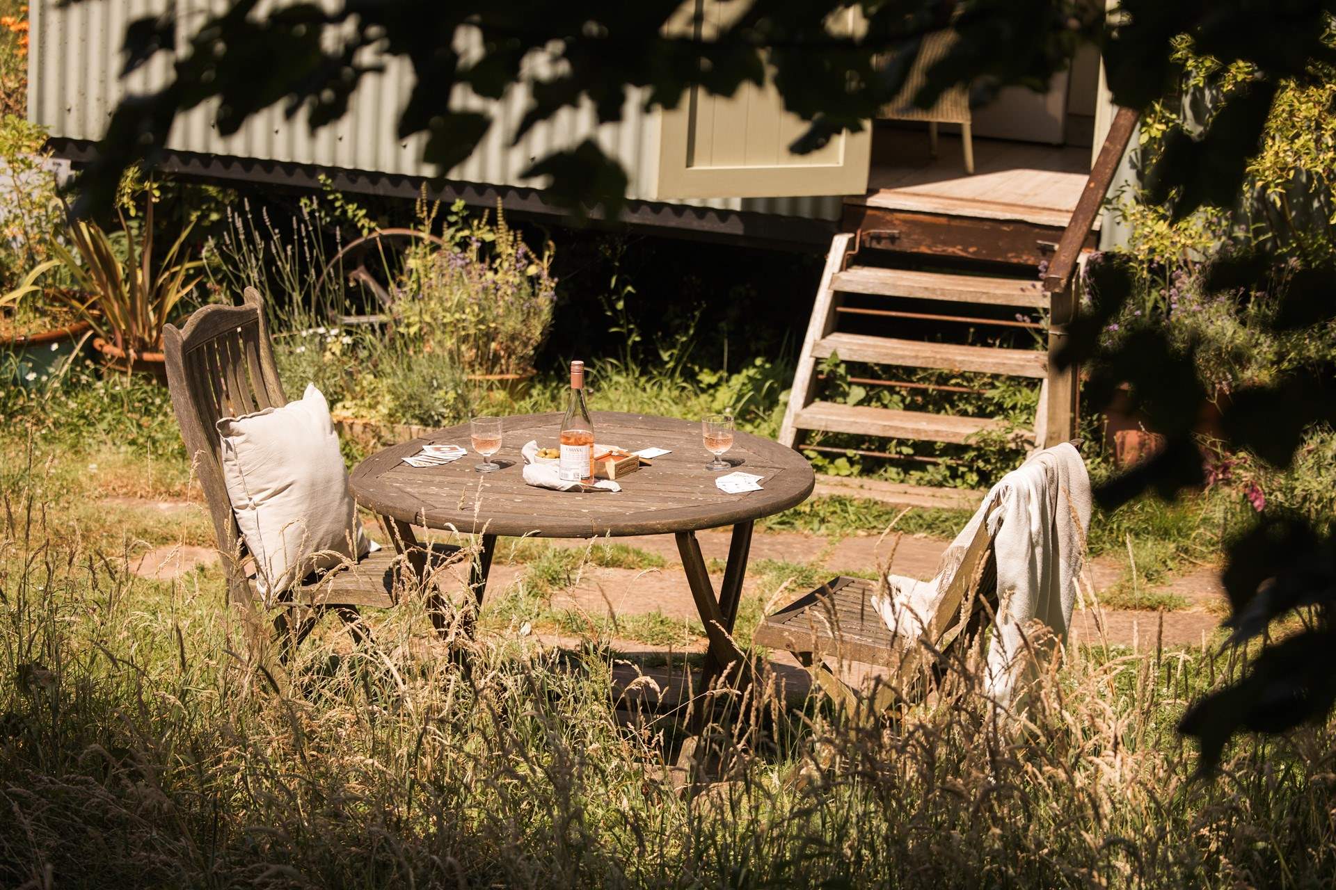 An idyllic spot for your morning coffee or an afternoon tipple...