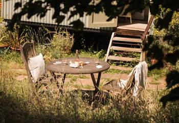 An idyllic spot for your morning coffee or an afternoon tipple...