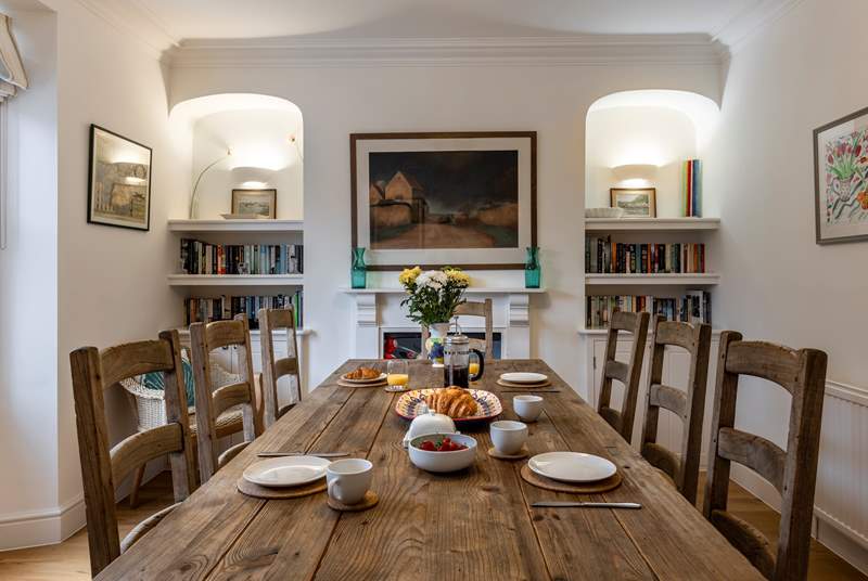 Elegant dining-room to enjoy a family meal after a day exploring beautiful Pembrokeshire. 