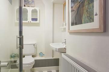 The other lovely en suite shower-room.