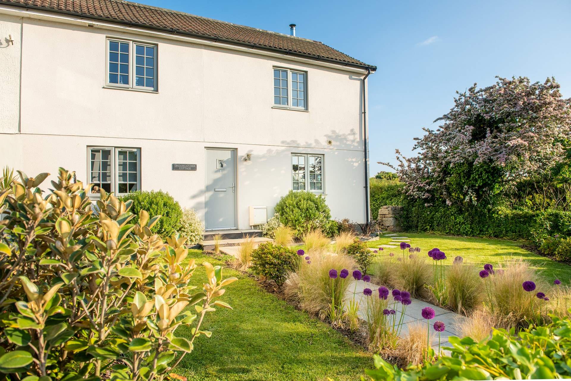 The garden bursts with colour in springtime. 