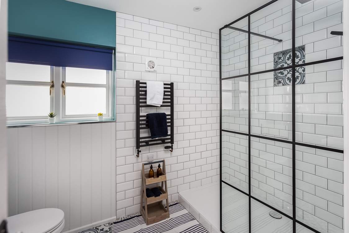 The fabulous en suite shower-room.