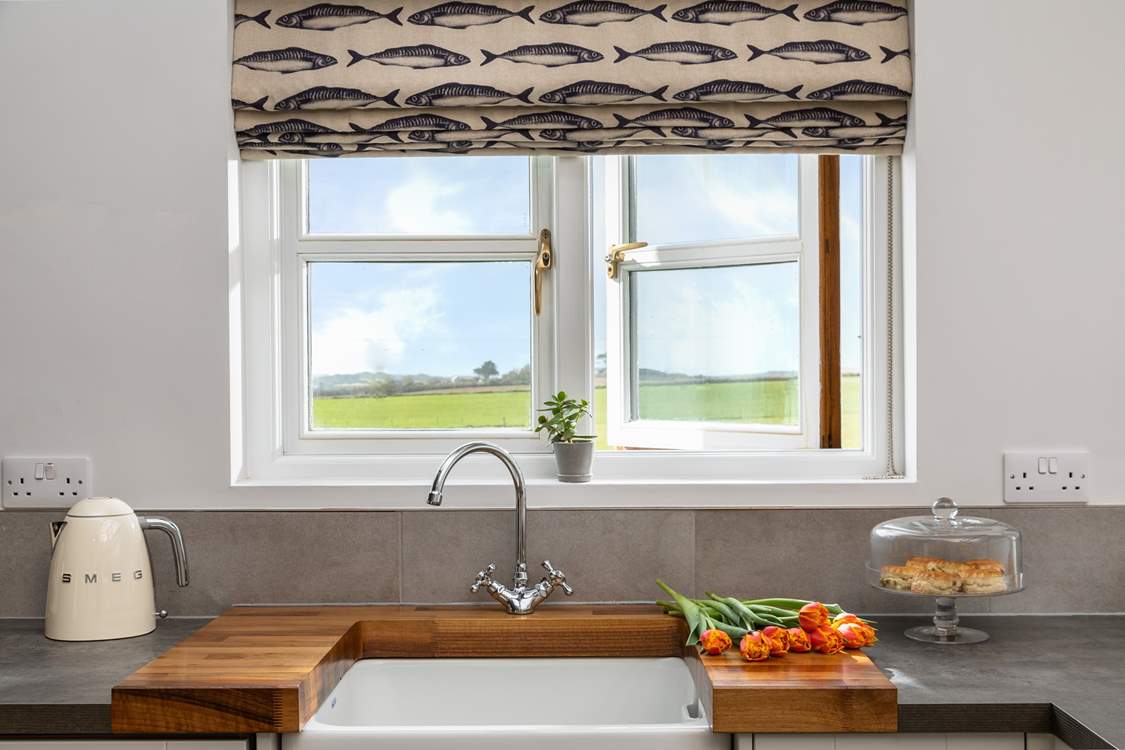 Washing up will never become a chore when you have this view!