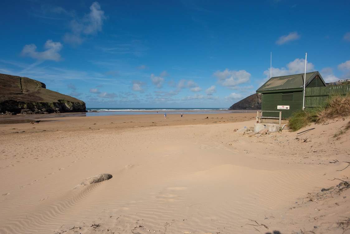 Mawgan Porth is only a short drive away and is a magnificent beach.