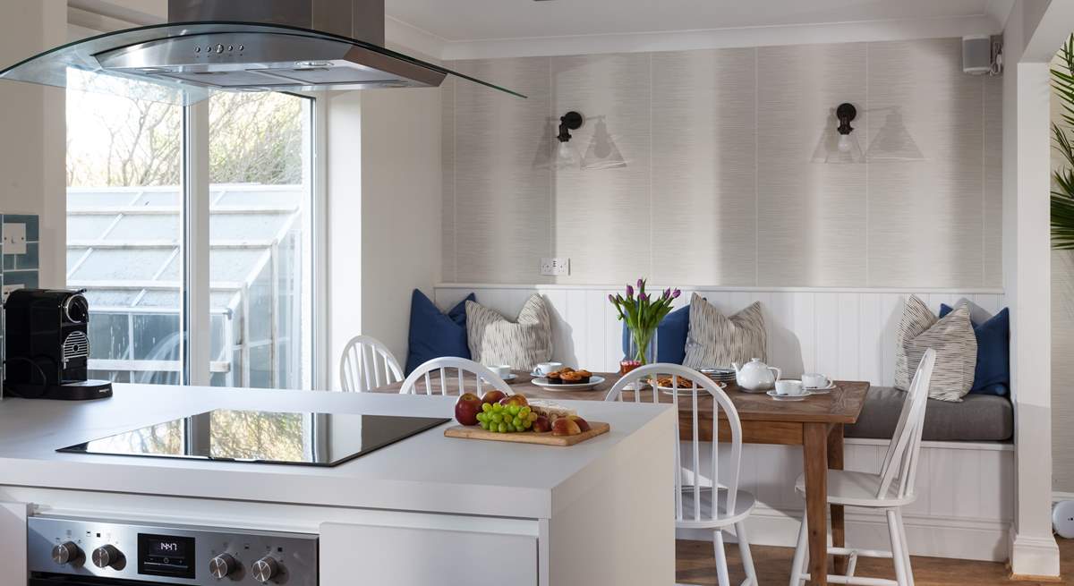 Open plan living at its best, dine at home or book a table at the pub around the corner - saves on the washing up.
