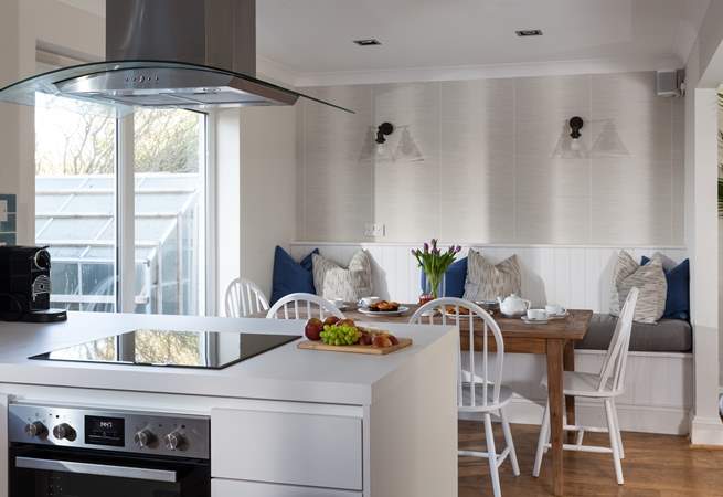 Open plan living at its best, dine at home or book a table at the pub around the corner - saves on the washing up.
