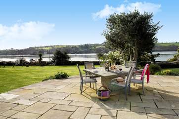 Dine alfresco and watch the moon and stars appear (take care on the edges of the terrace).