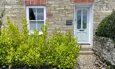 Welcome to Rock Samphire, a gorgeous cottage in St Agnes. One step leads up from the pavement to the garden path, and then a further two steps lead into the cottage. - Thumbnail Image