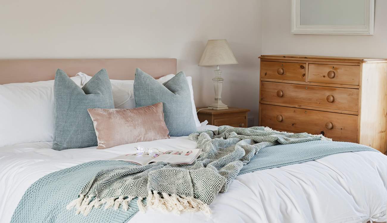 What a lovely room to relax in.