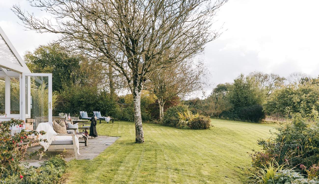 The pretty garden even in the autumn!