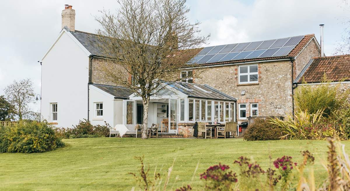 Wreath Farmhouse is the perfect home from home for you to enjoy a getaway in the delightful Somerset countryside.