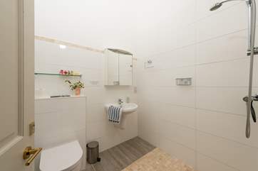 This is the wet-room right next to the double bedroom.